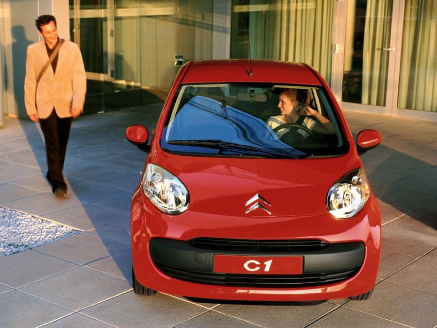 Citroen C1 3-Door 2005 года  (фото 2 из 10)
